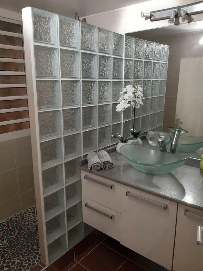 Vue Mer - Duplex F4 Marina Du Gosier لو جوسيير المظهر الخارجي الصورة
